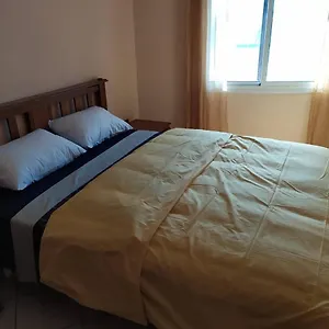 Apartment Bright Air Conditioned Near Center